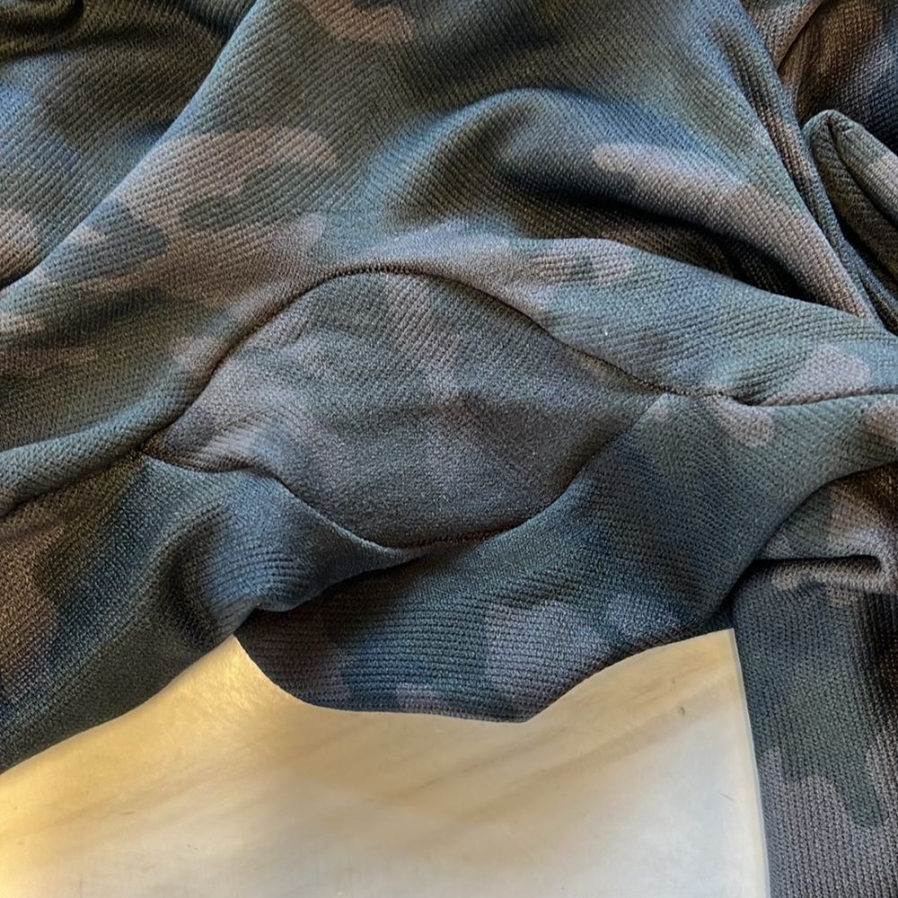 Spanx | Navy Ribbed Camo Seamless Cropped‎ Leggings Small - Picture 8 of 8